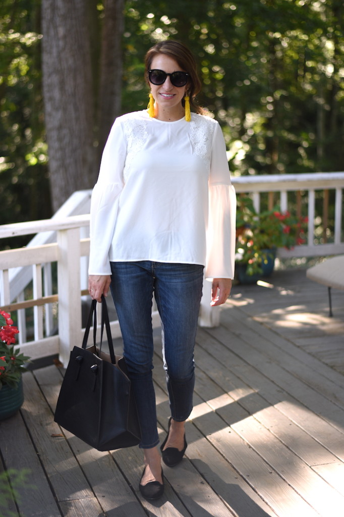 7 Ways To Wear Jeans - The Mama Notes