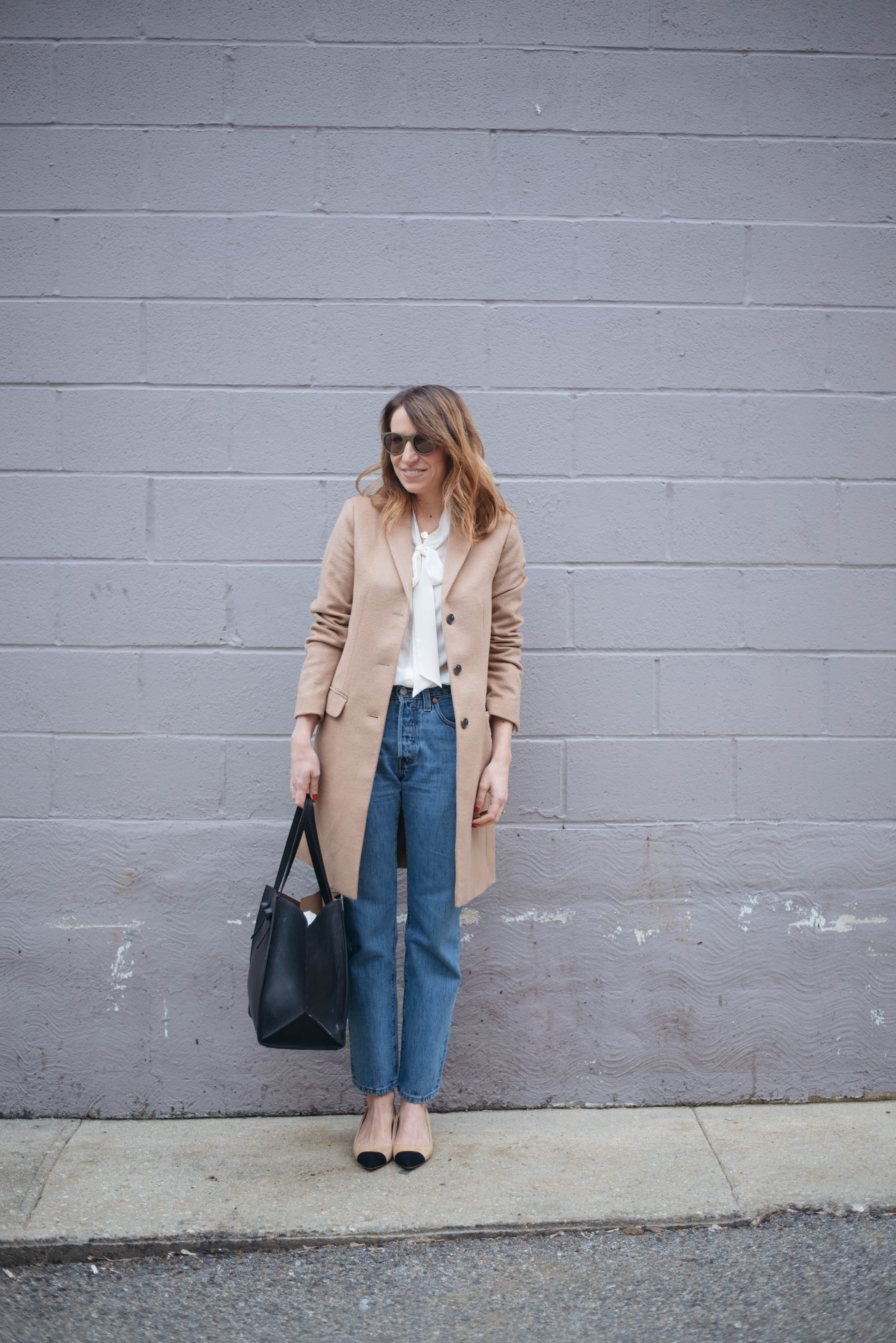 How To Style Mom Jeans - The Mama Notes