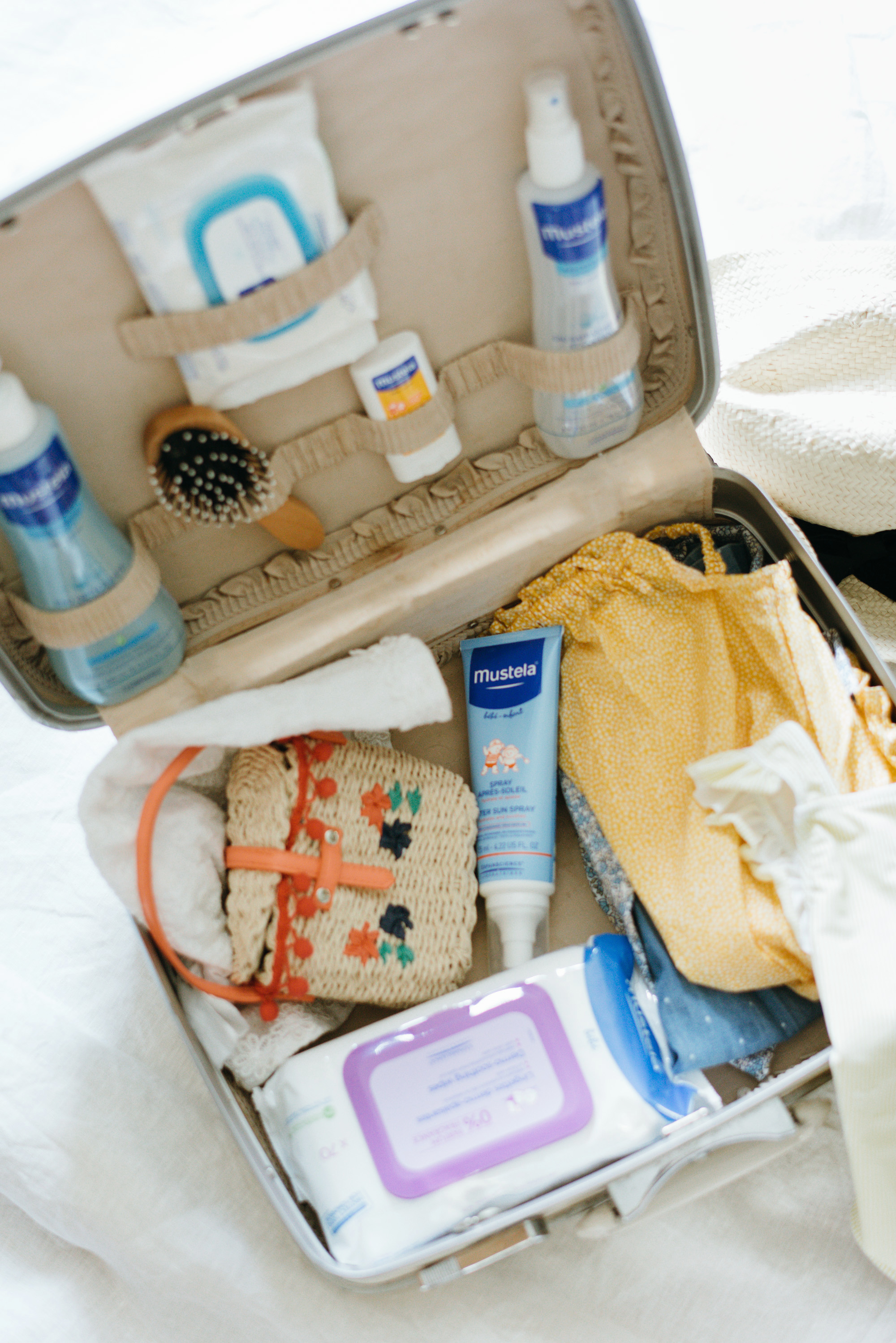 Lifesaving Snack Boxes For Traveling With Toddlers - The Mama Notes
