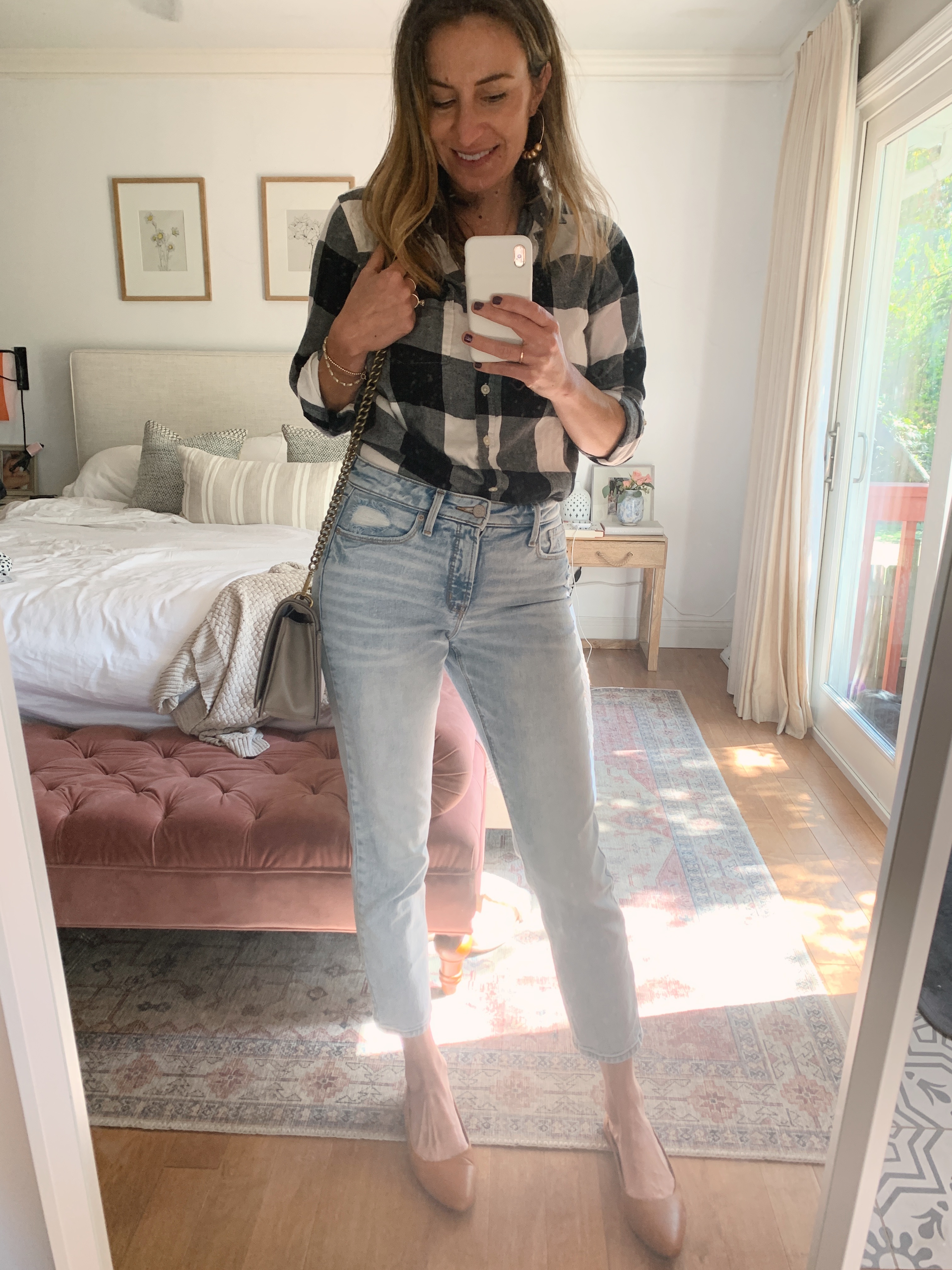 6 Ways To Style A Plaid Shirt This Fall - The Mama Notes
